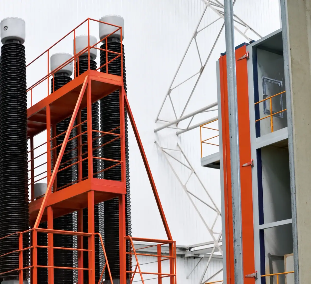 High-voltage OIP bushings at a production fixture